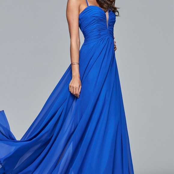 Dress - Picture 3 of 6